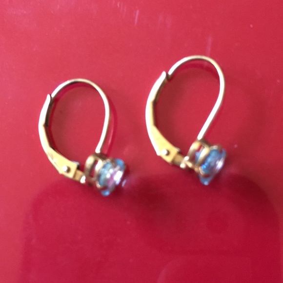 10KG Blue Topaz Leverlock Heart Earrings - Picture 2 of 3